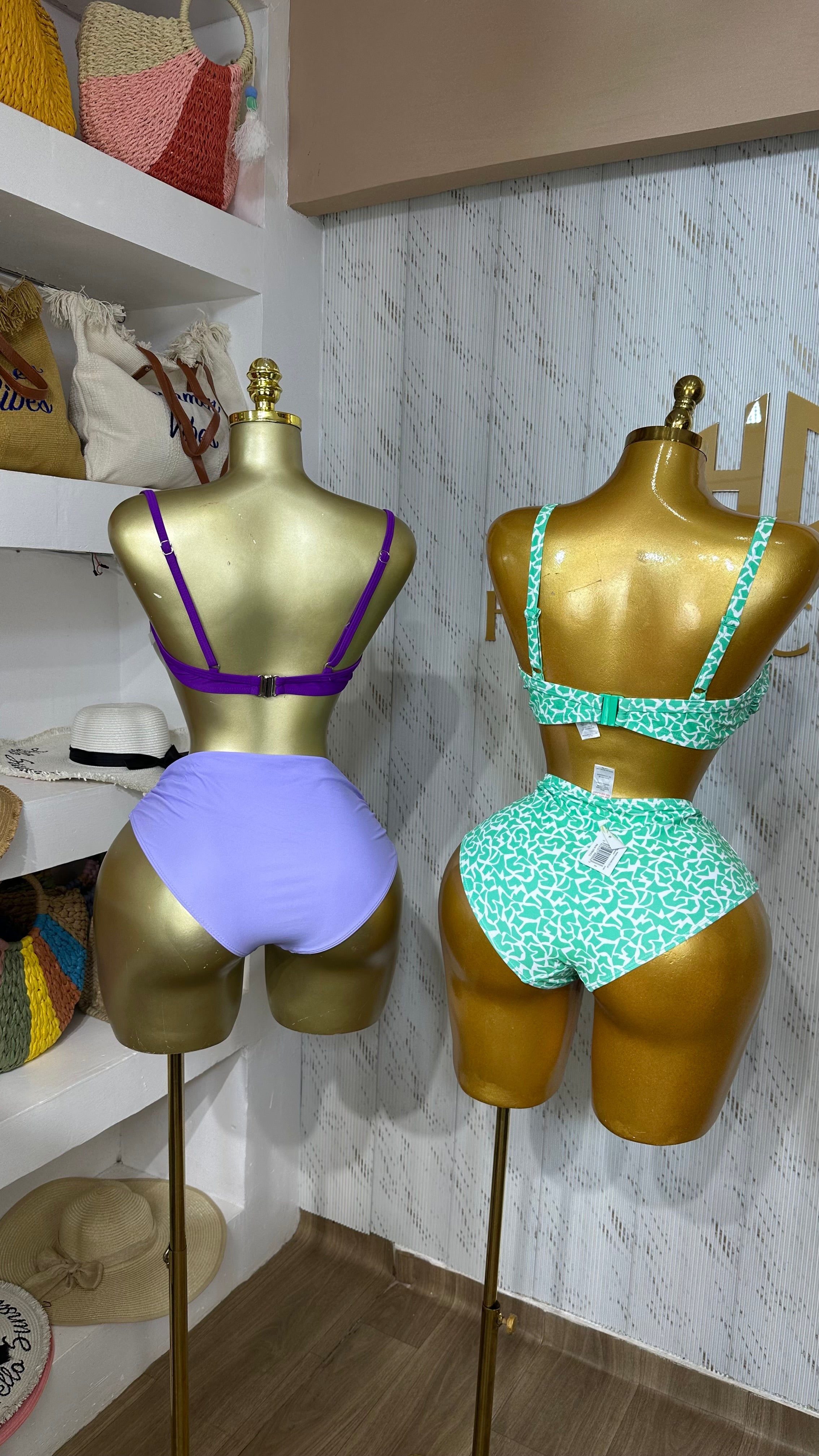 CLEARANCE SALES 043