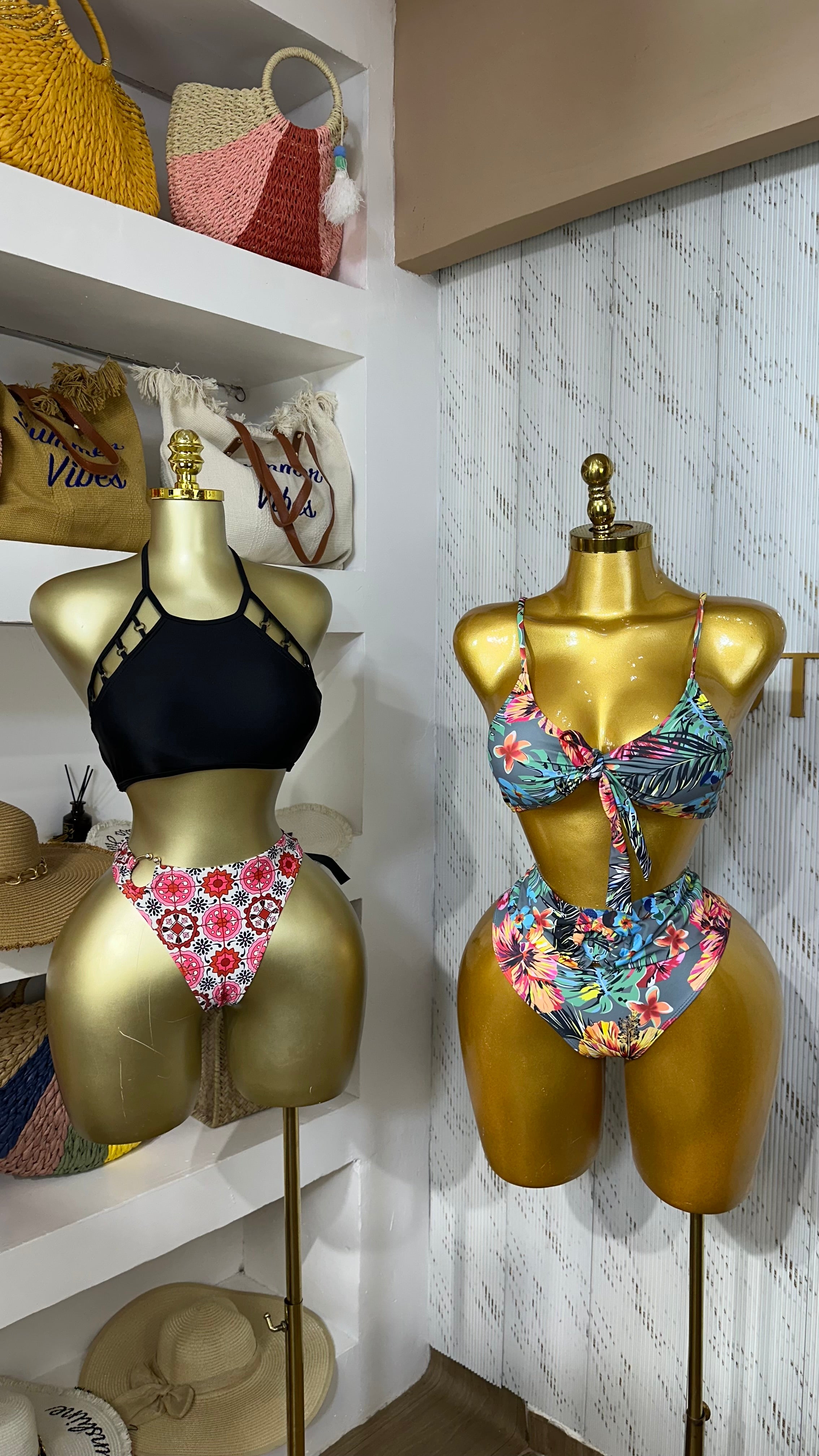 CLEARANCE SALES 016