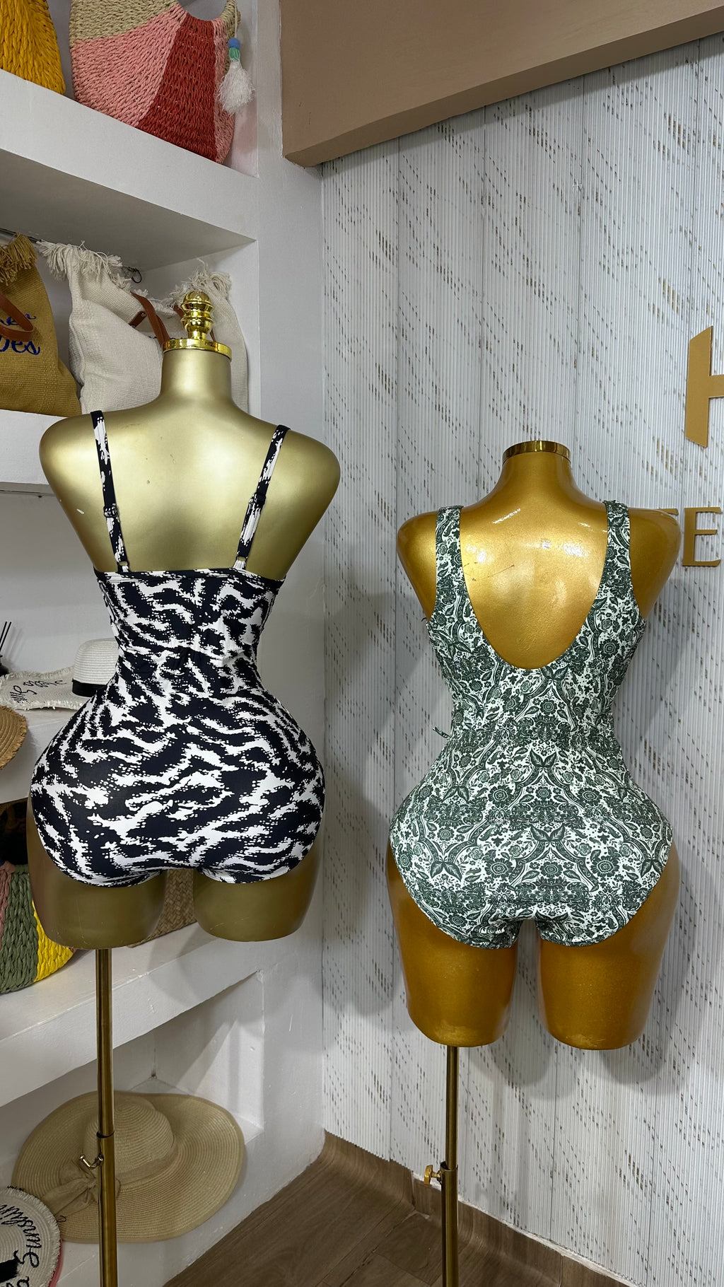 CLEARANCE SALES 031