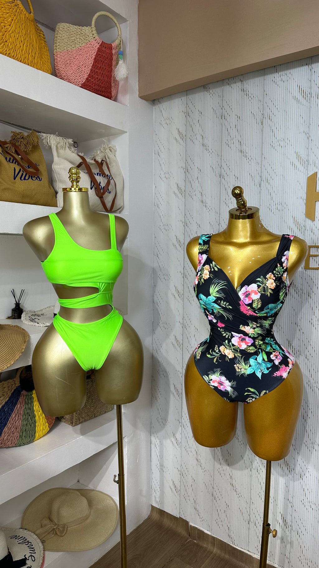 CLEARANCE SALES 035