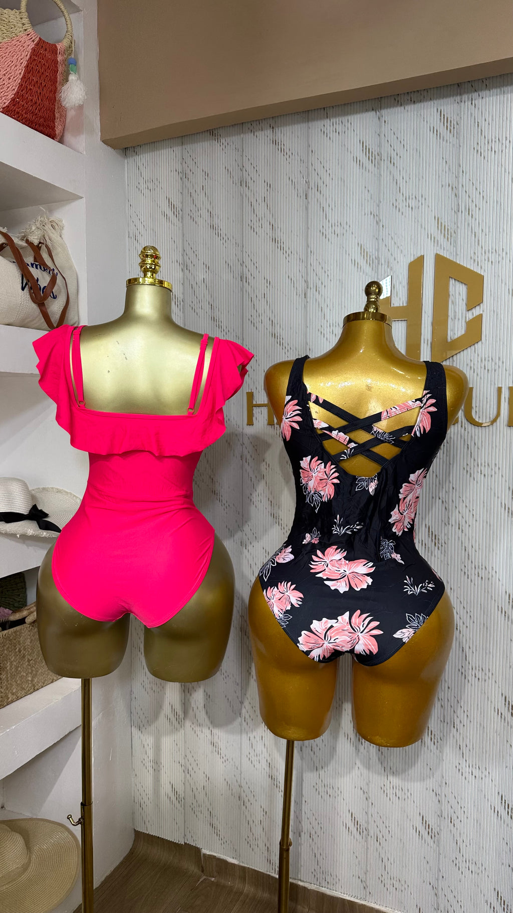 CLEARANCE SALES 022