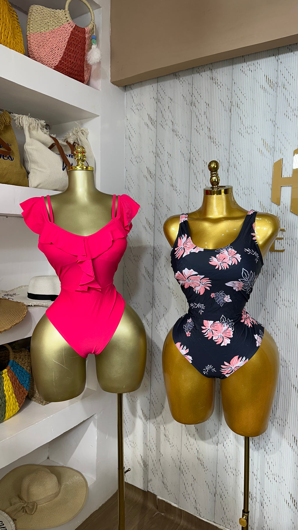 CLEARANCE SALES 022