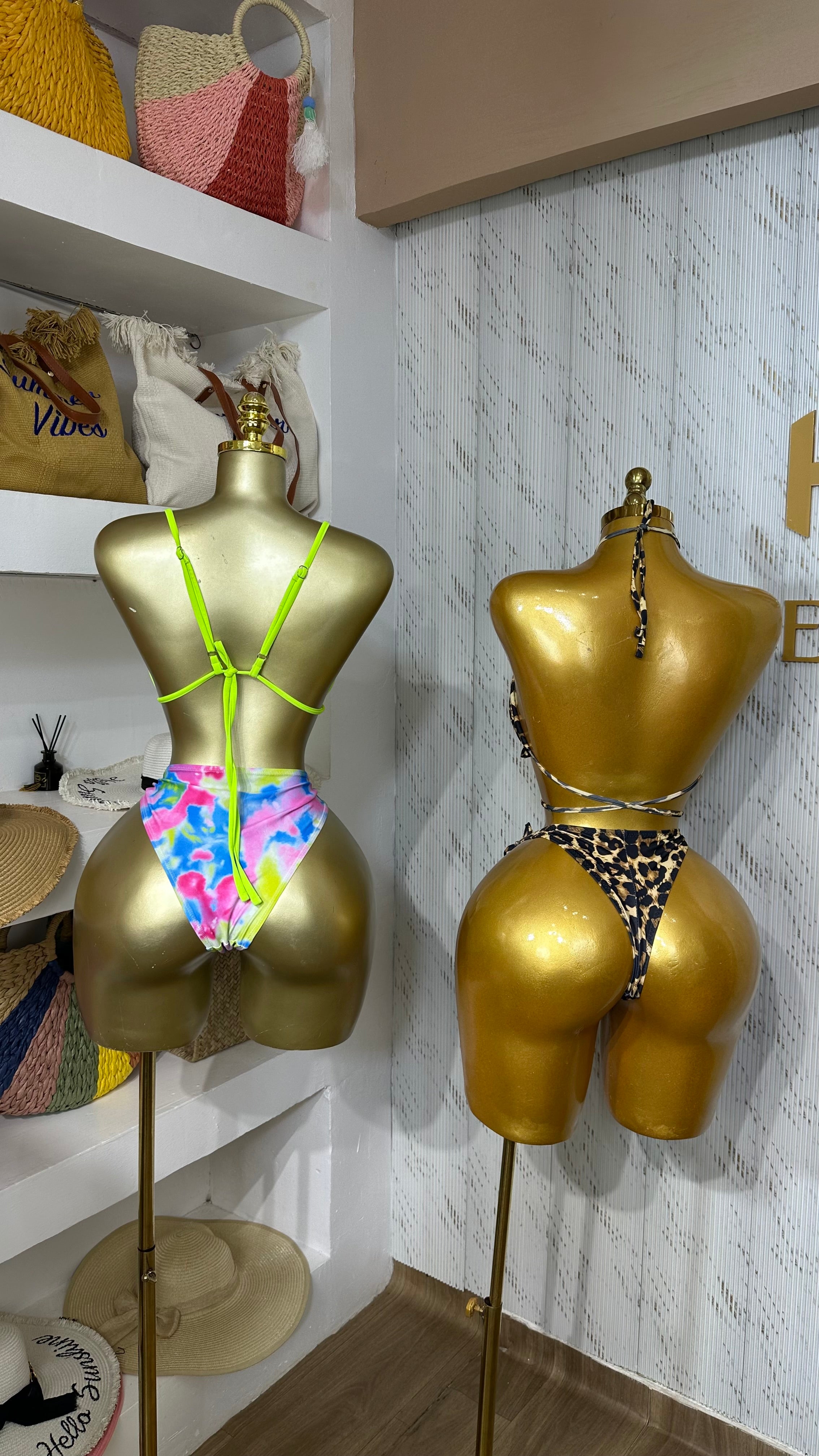 CLEARANCE SALES 037