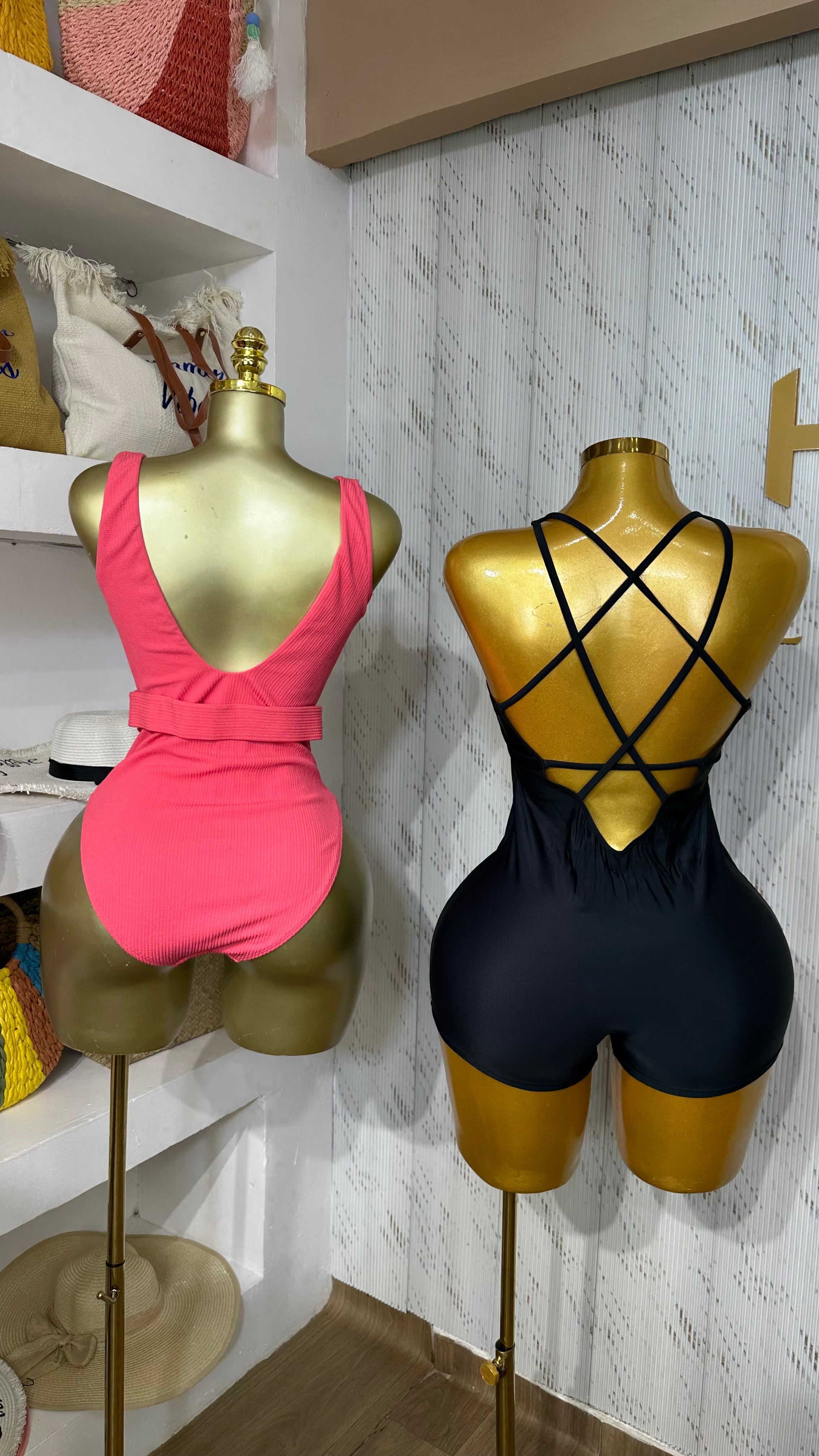 CLEARANCE SALES 032