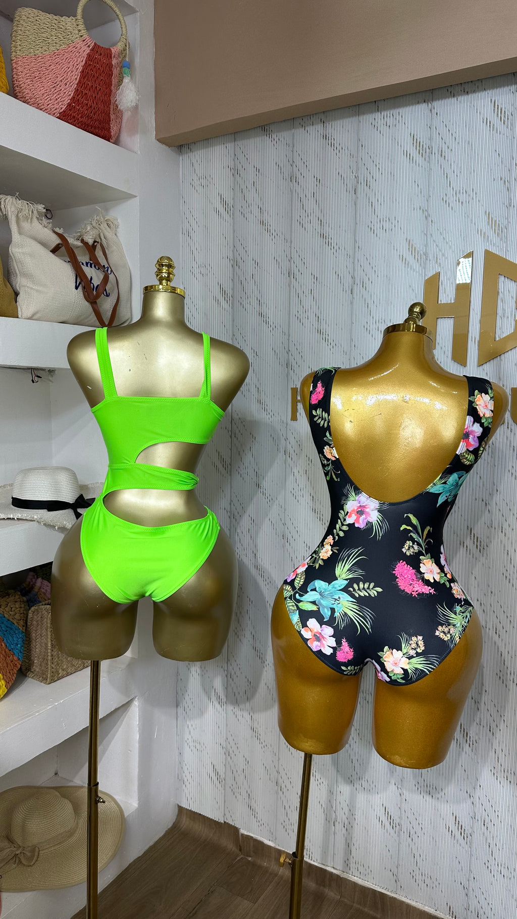 CLEARANCE SALES 035